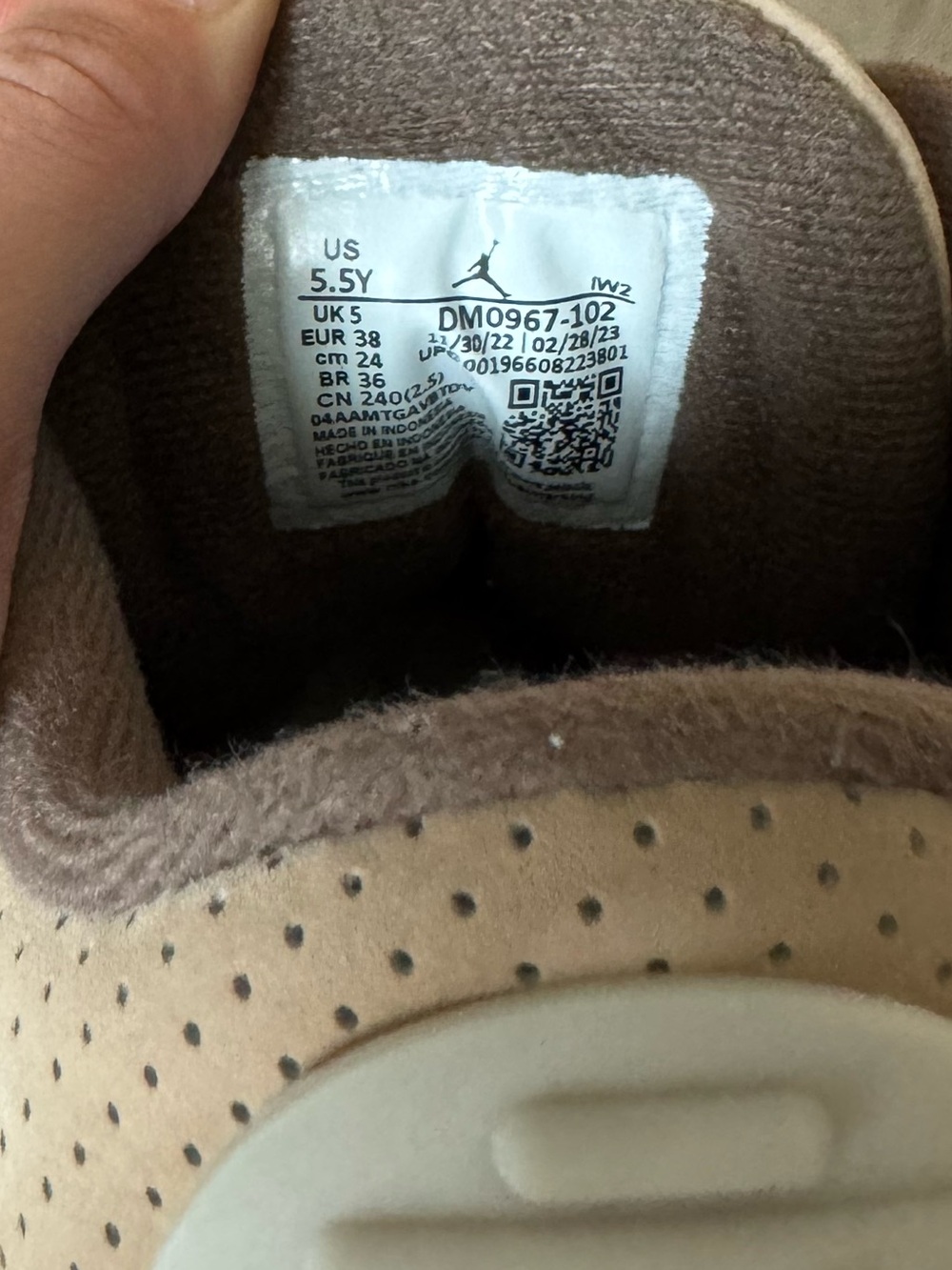 Jordan 3 Retro - Picture 7 of 7